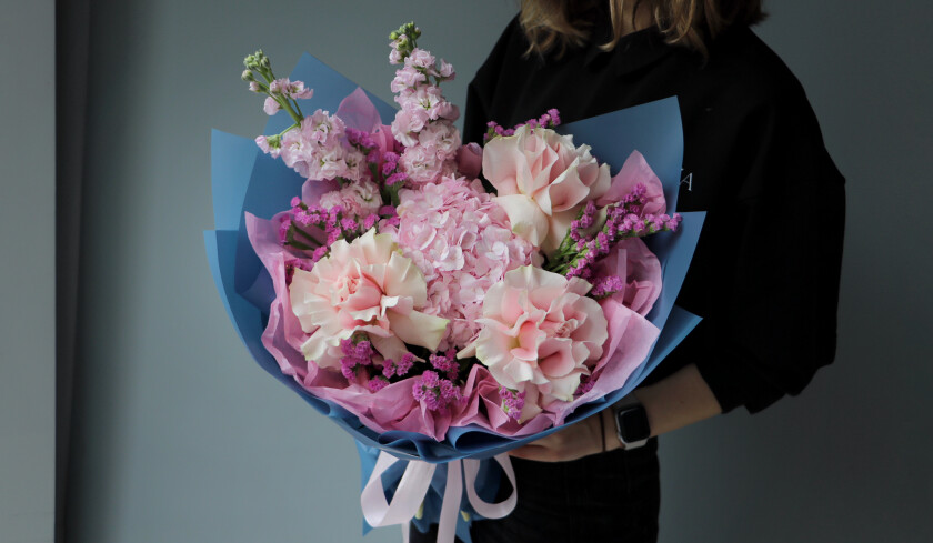 Mixed bouquet of blush garden roses and light pink hydrangea