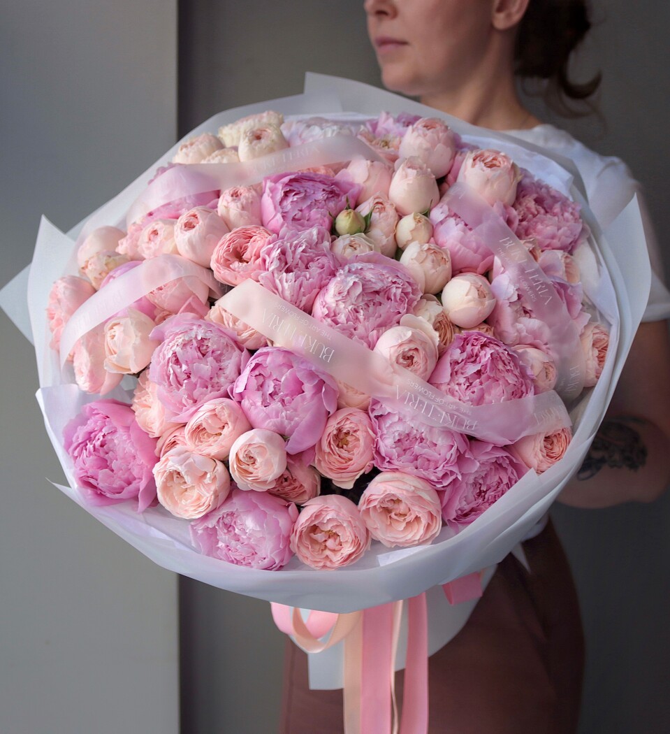 Pink peonies and blush garden roses