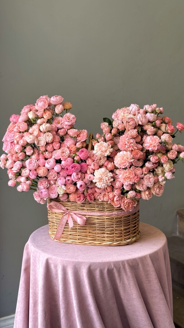 Forty-nine light pink spray roses with blush garden roses