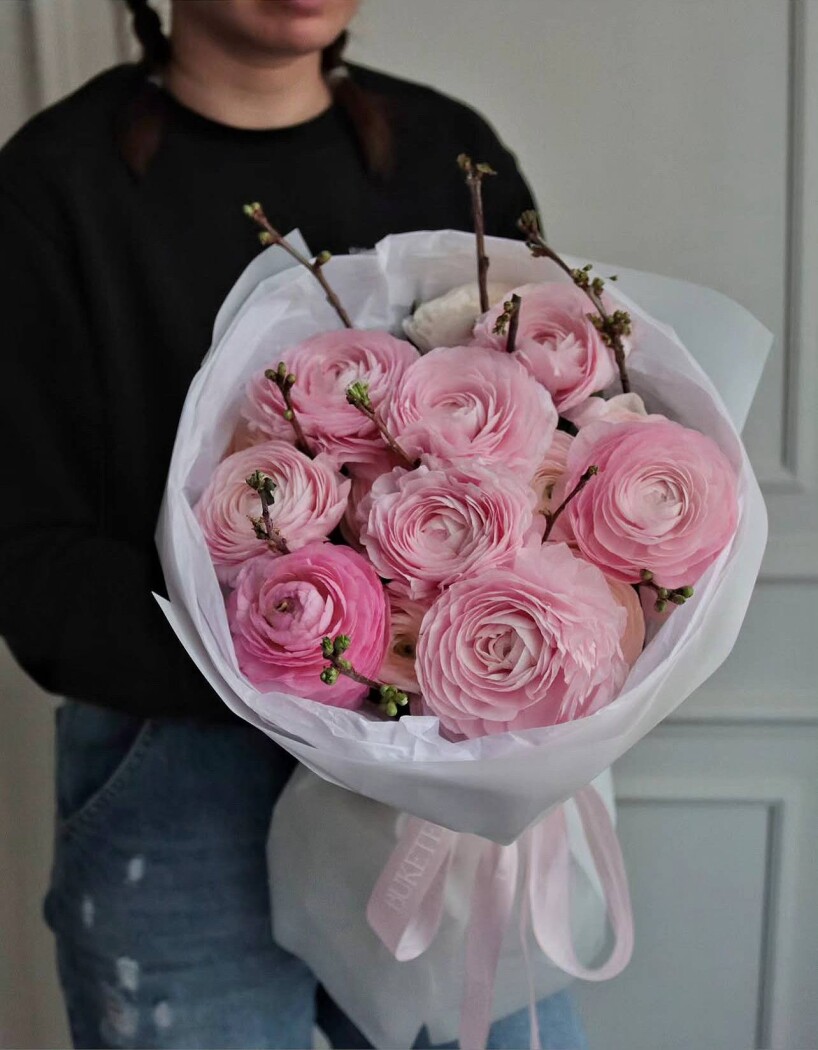 Blush ranunculus mono bouquet