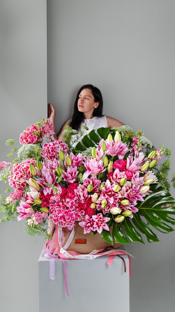 Pink hydrangeas with hot pink spray roses and snapdragons