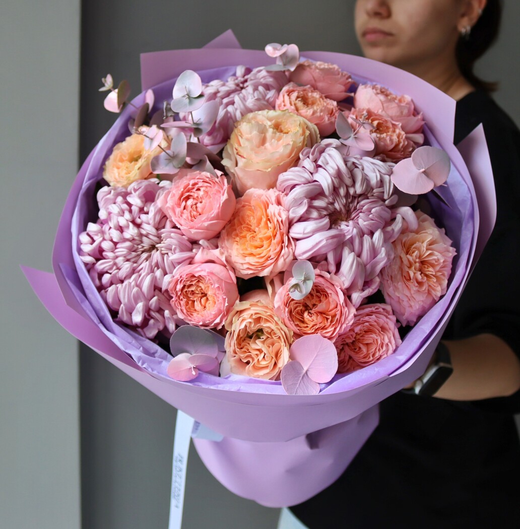 Four peach spray roses with lavender pompon chrysanthemums