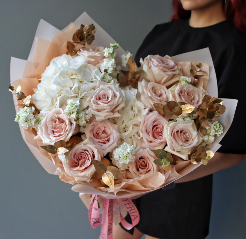Blush garden roses with cream hydrangeas and white stocks