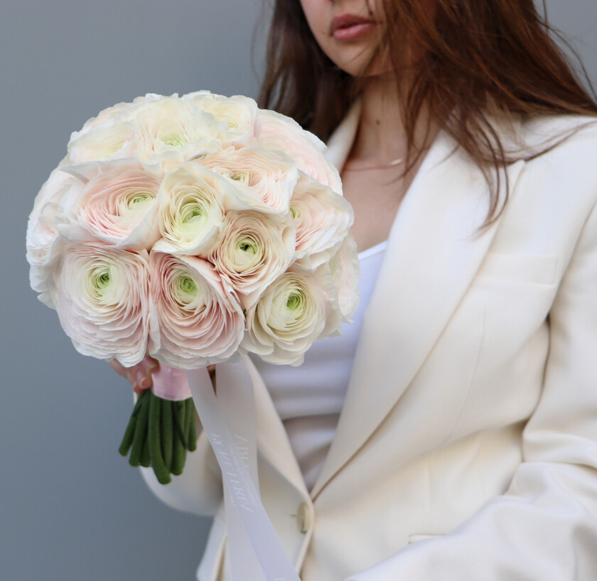 Blush ranunculus mono bouquet