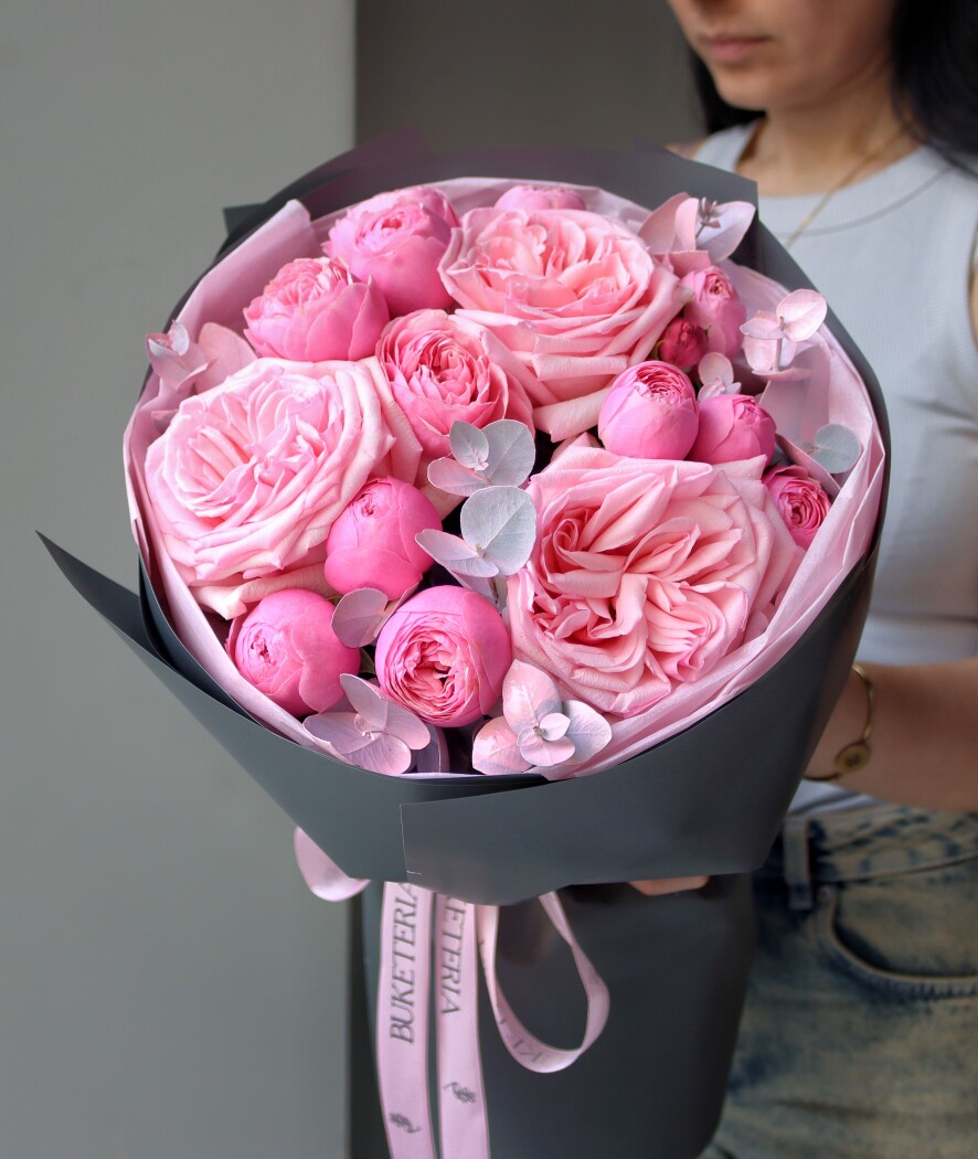 Three light pink spray roses and three blush garden roses