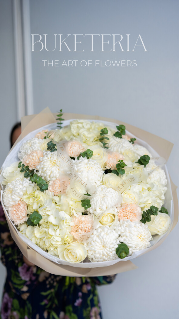 Light pink garden roses with white hydrangeas and peach chrysanthemums