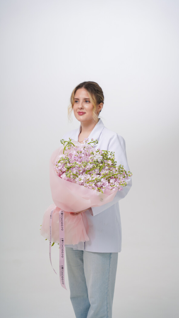 25 розовых маттиол в оформлении №128