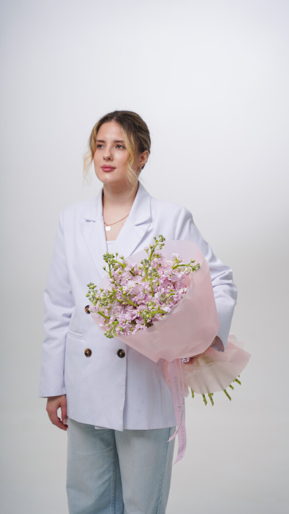 15 розовых маттиол в оформлении №127