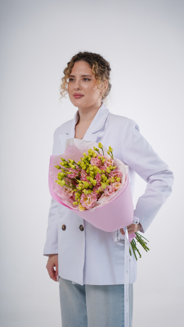 9 розовых эустом в оформлении №95