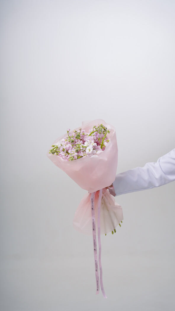 11 розовых маттиол в оформлении №126