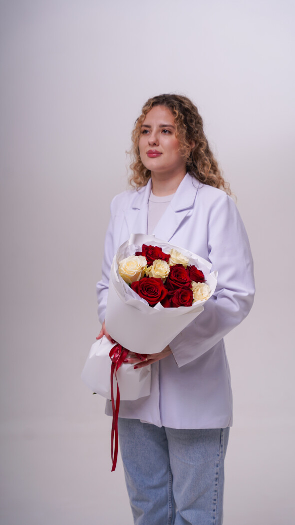 9 роз микс в оформлении №296