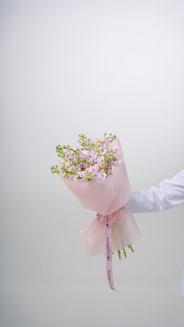 15 розовых маттиол в оформлении №127