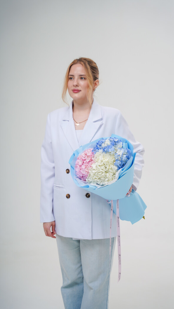 3 гортензии микс в оформлении №154