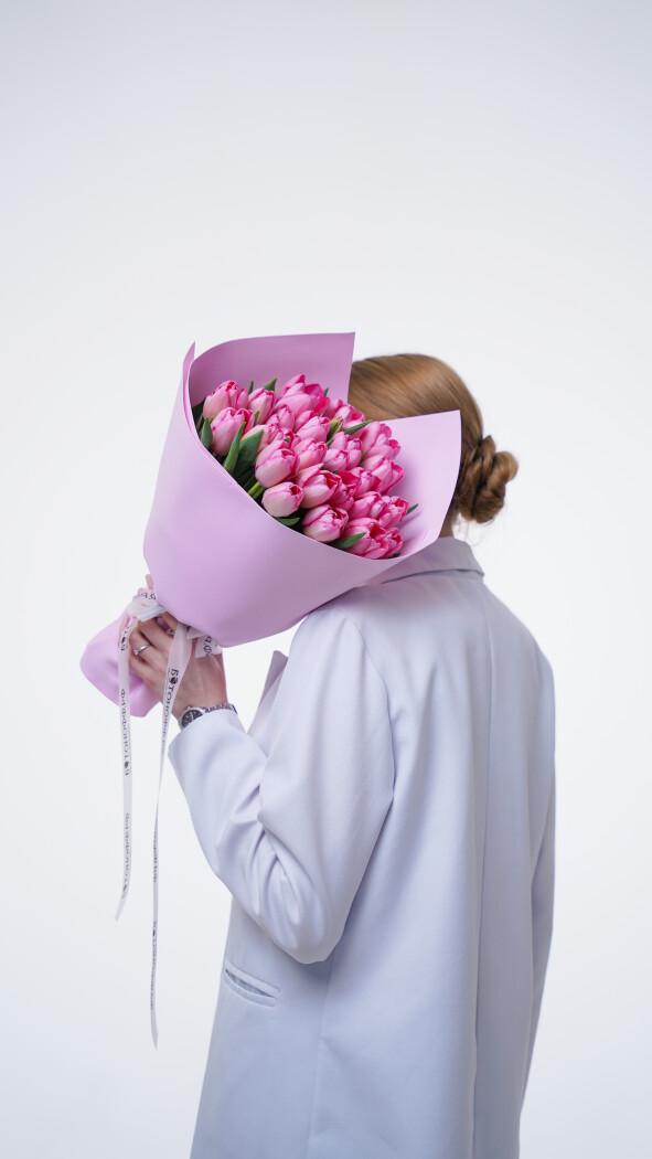 25 розовых тюльпанов в оформлении №379