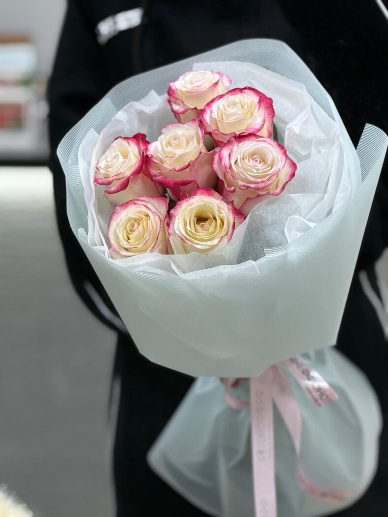 7 роз микс в оформлении №388 