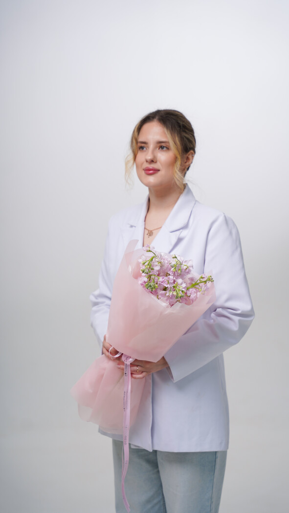 5 розовых маттиол в оформлении №124