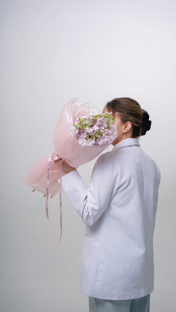 9 розовых маттиол в оформлении №125