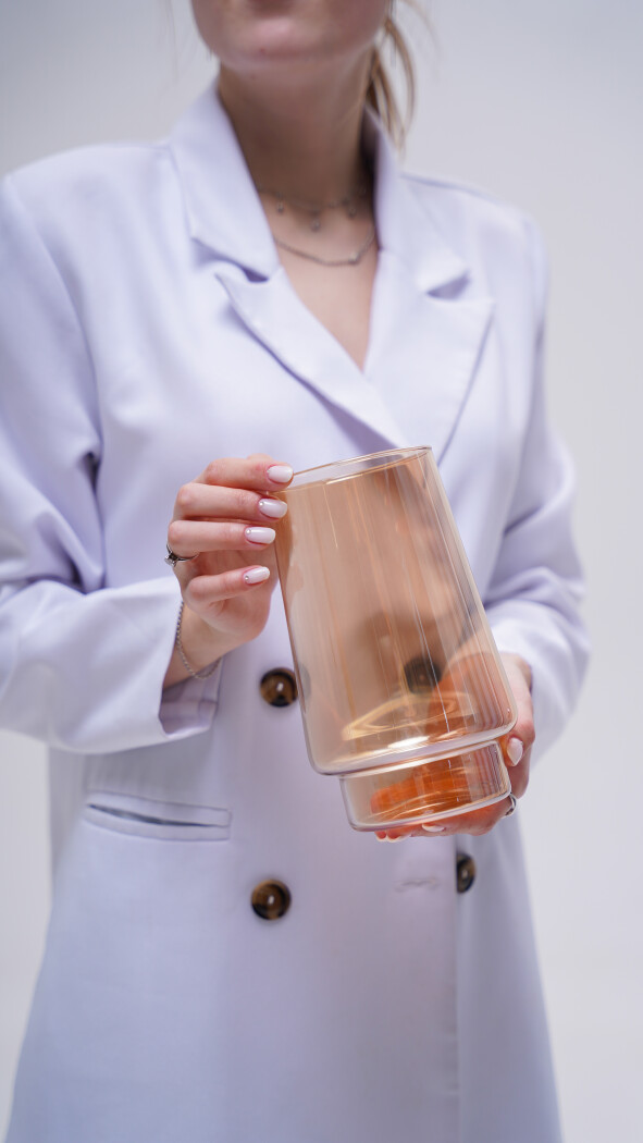 Ваза стеклянная D12,5xH20 см (янтарная)