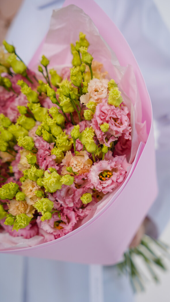 11 розовых эустом в оформлении №96