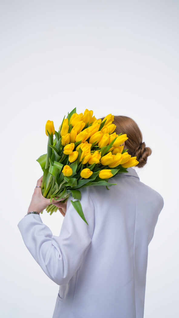 Охапка желтых тюльпанов №385