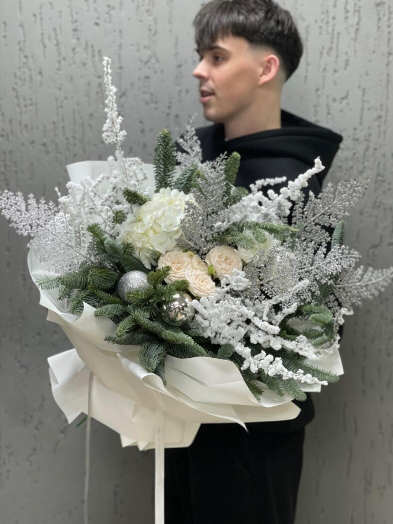 Витринный букет №667