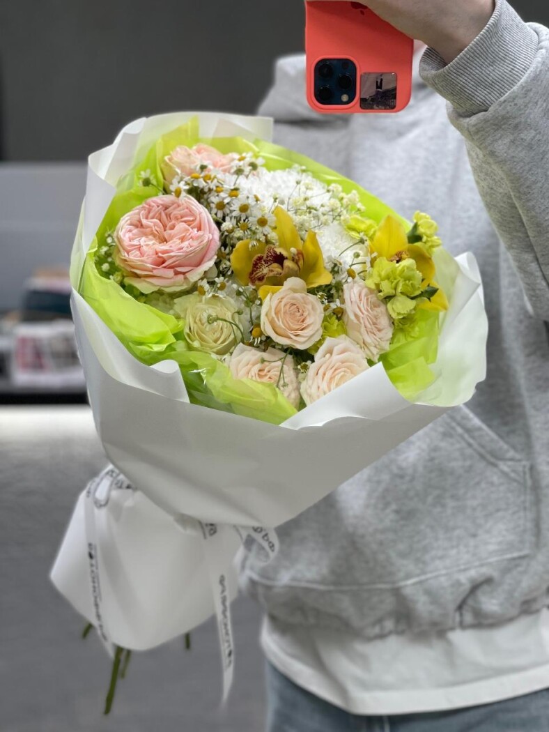 Витринный букет №999