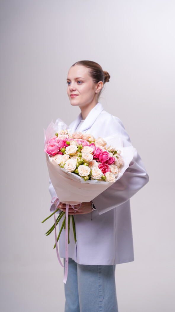 9 кустовых роз микс в оформлении №283