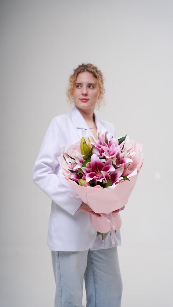 7 розовых лилий в оформлении №181