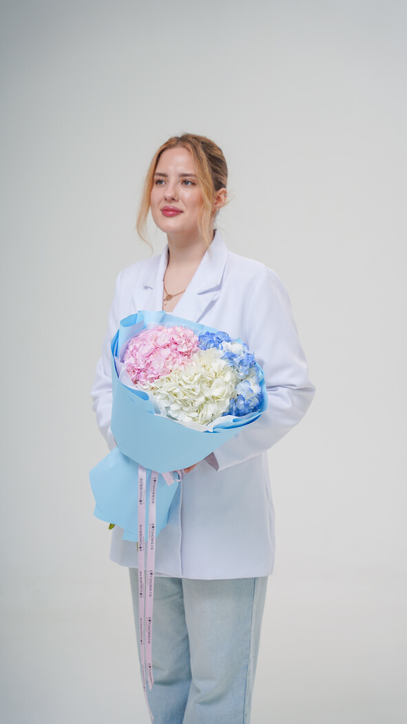 3 гортензии микс в оформлении №154