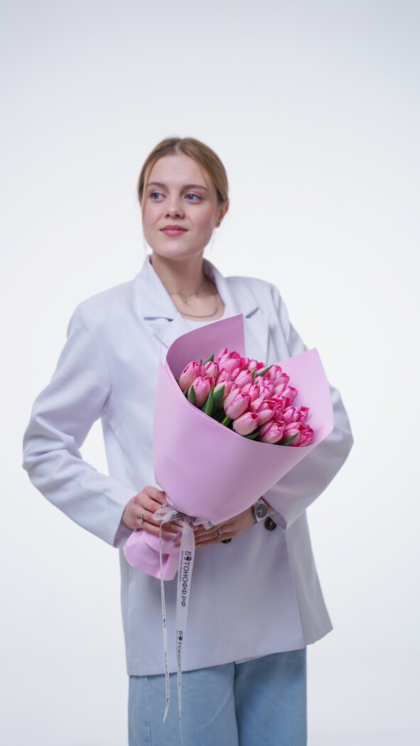 25 розовых тюльпанов в оформлении №379