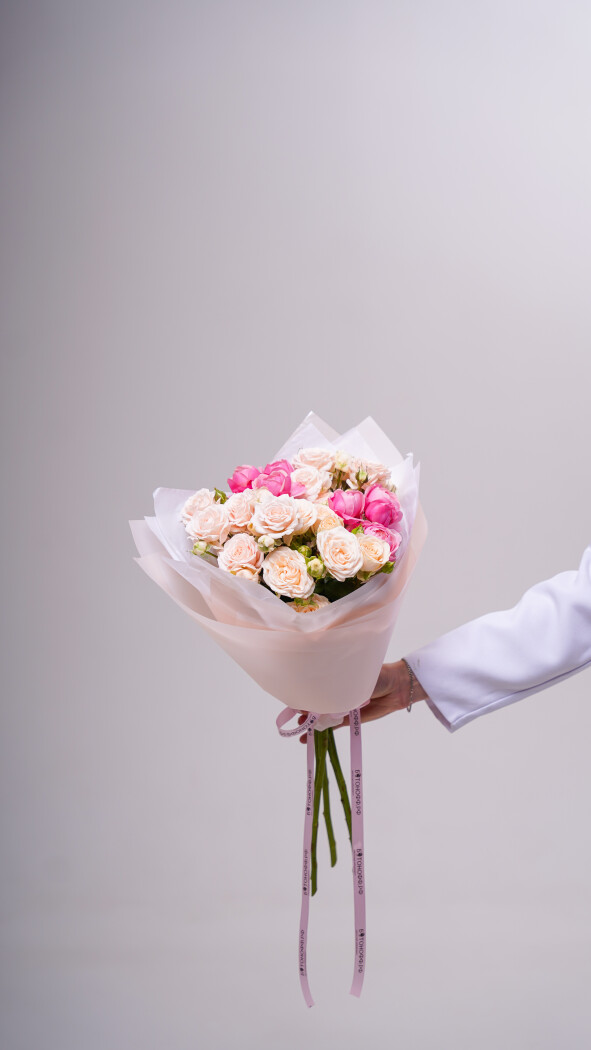 5 кустовых роз микс в оформлении №282