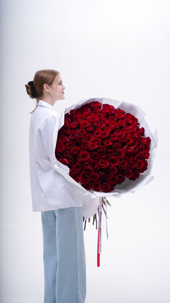 101 красная метровая роза в оформлении №247