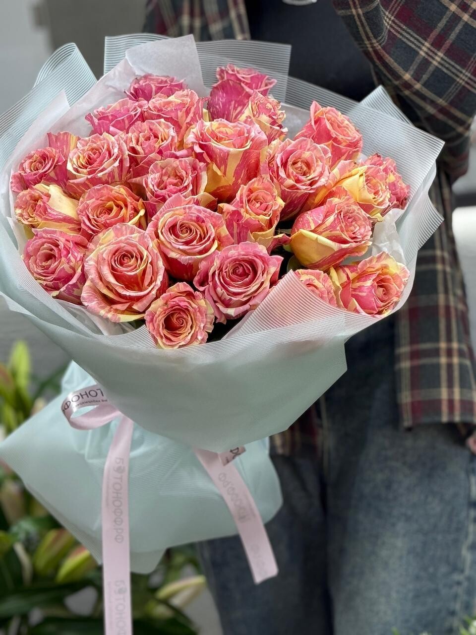 25 роз микс в оформлении №391 (tovar_391)