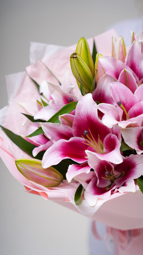7 розовых лилий в оформлении №181
