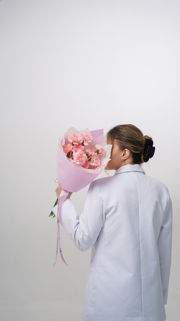 9 розовых диантусов в оформлении №107