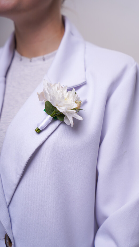 Булавка для бутоньерки