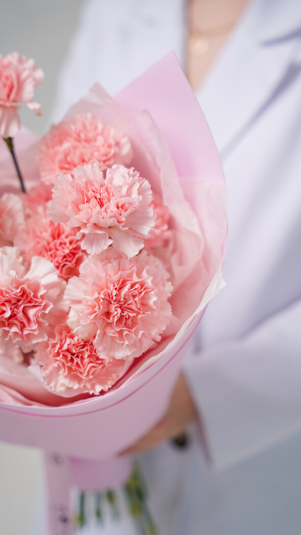 15 розовых диантусов в оформлении №109