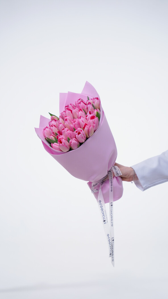 35 розовых тюльпанов в оформлении №380