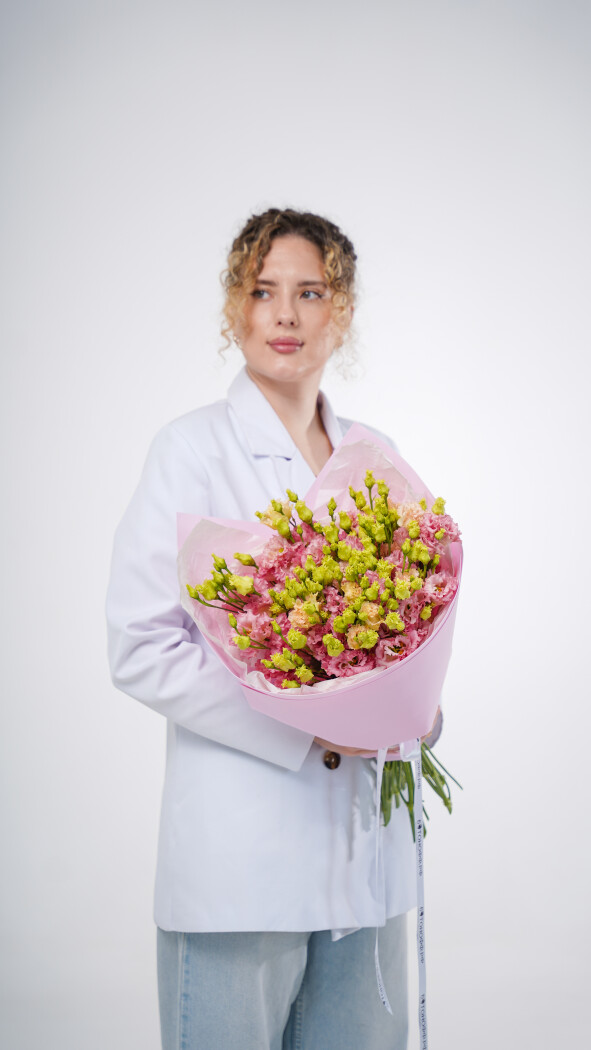 11 розовых эустом в оформлении №96