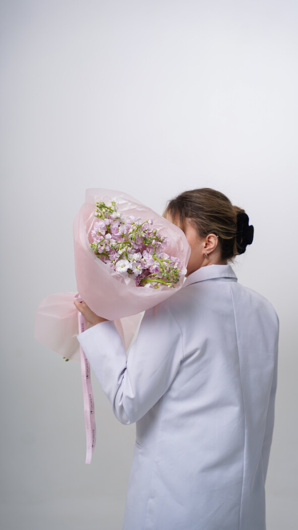 11 розовых маттиол в оформлении №126