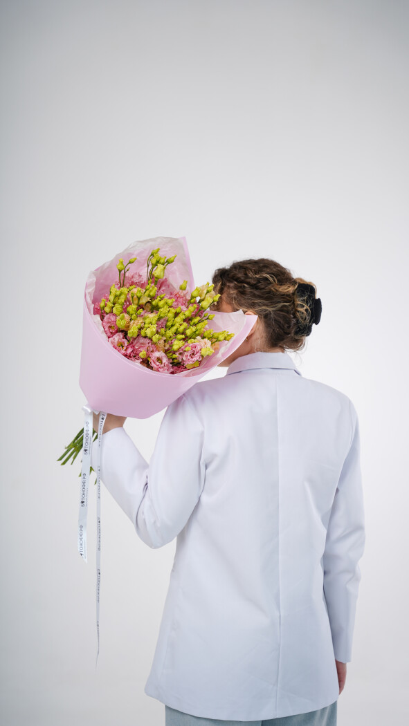 11 розовых эустом в оформлении №96