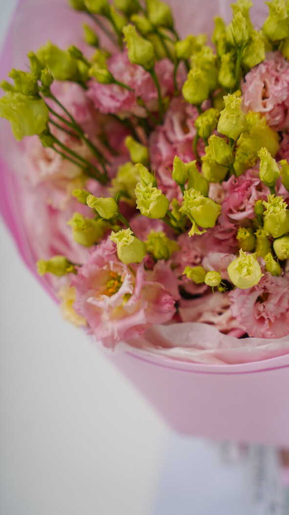 9 розовых эустом в оформлении №95