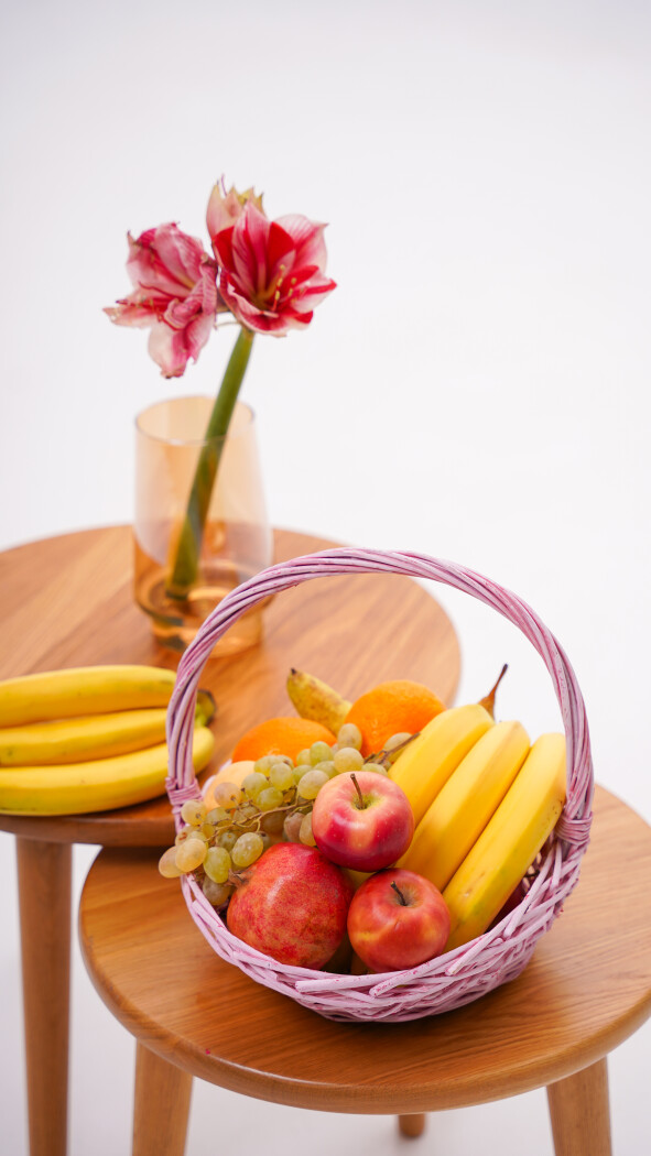 Подарочная корзина с фруктами