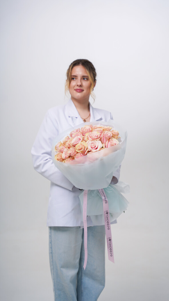 25 розовых роз в оформлении №61