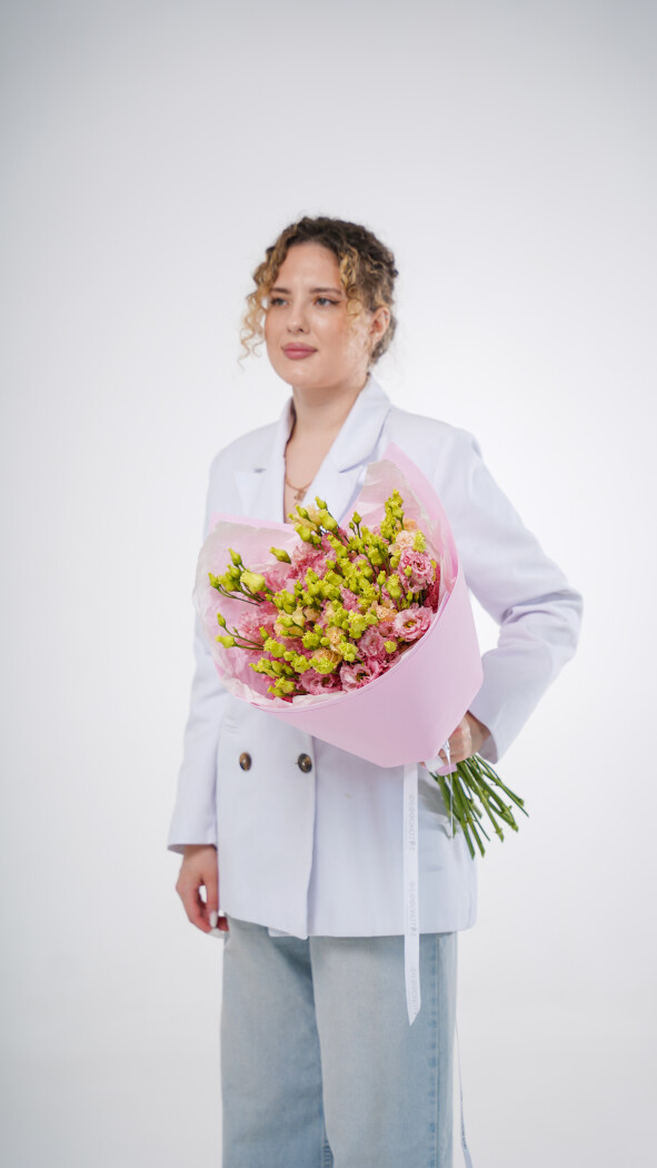 11 розовых эустом в оформлении №96