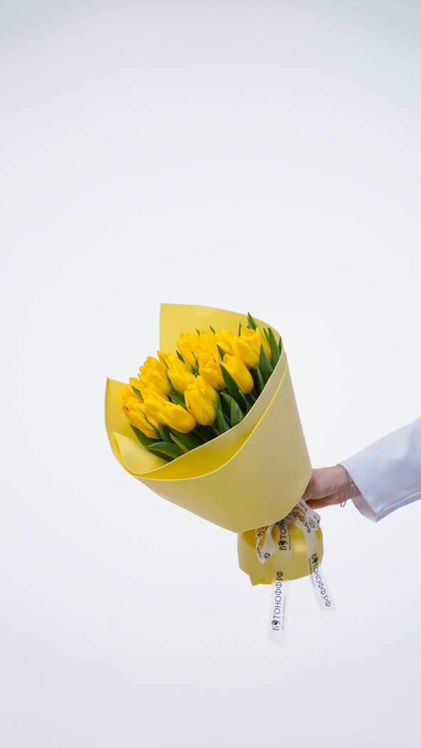 25 желтых тюльпанов в оформлении №369