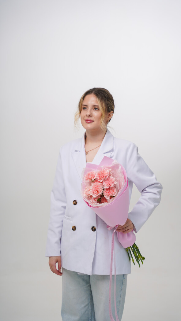 11 розовых диантусов в оформлении №108