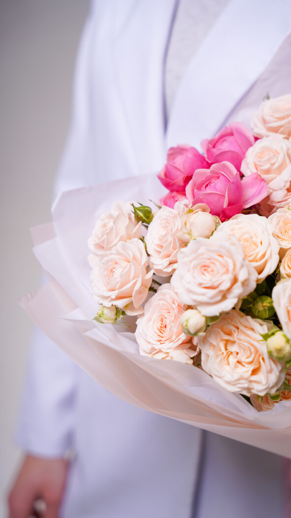 5 кустовых роз микс в оформлении №282