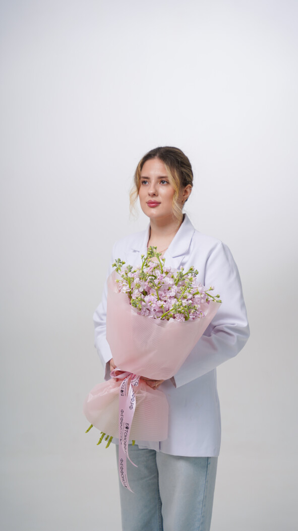 15 розовых маттиол в оформлении №127