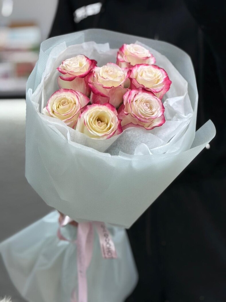 7 роз микс в оформлении №388 